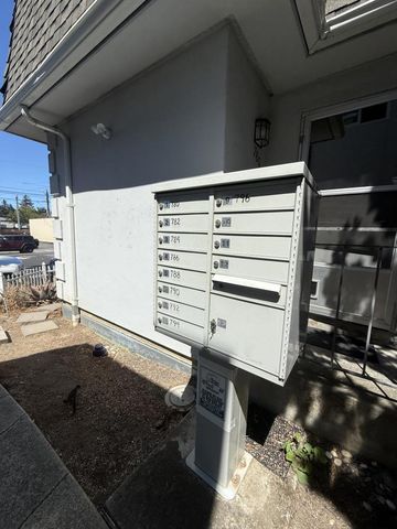 786 Arguello Street 108, Redwood City, CA 94063