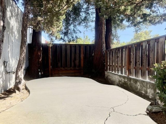 786 Arguello Street 108, Redwood City, CA 94063
