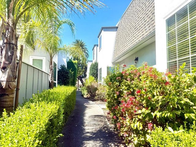 786 Arguello Street 108, Redwood City, CA 94063