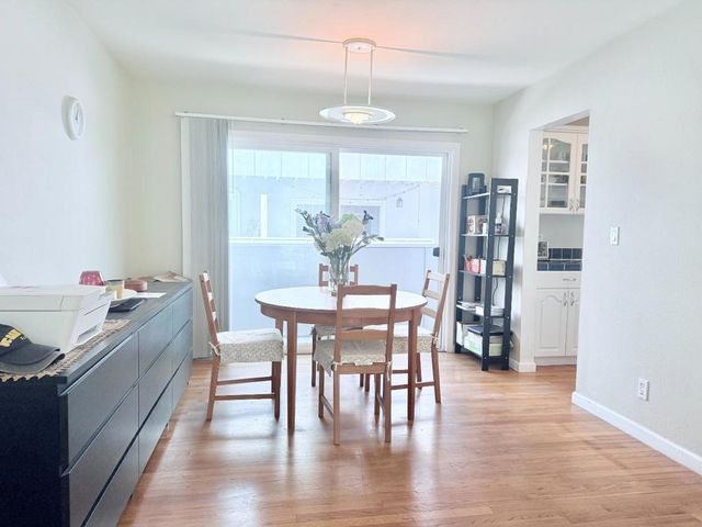 786 Arguello Street 108, Redwood City, CA 94063
