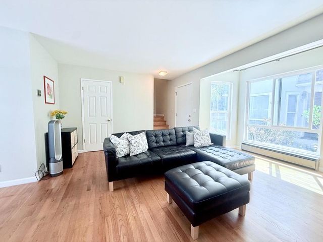 786 Arguello Street 108, Redwood City, CA 94063