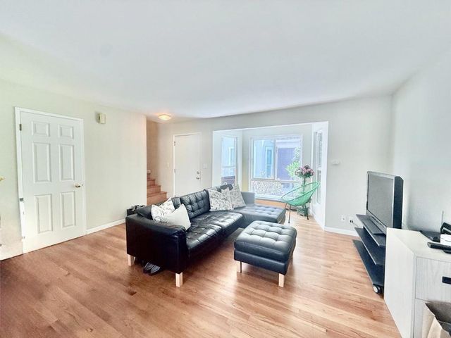 786 Arguello Street 108, Redwood City, CA 94063