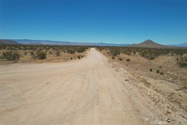 1 Cathedral Drive, Apple Valley, CA 92307