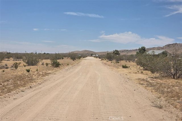 1 Cathedral Drive, Apple Valley, CA 92307