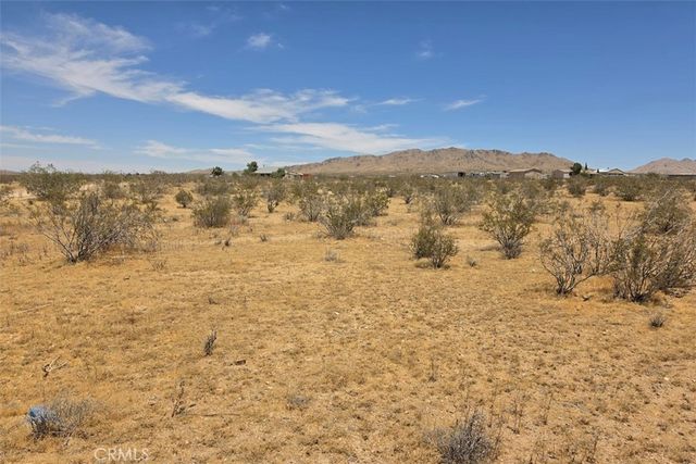 1 Cathedral Drive, Apple Valley, CA 92307