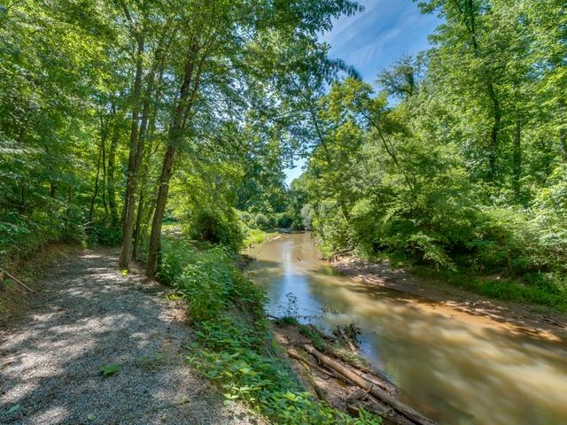 60 Bridge Lane, Tryon, NC 28782