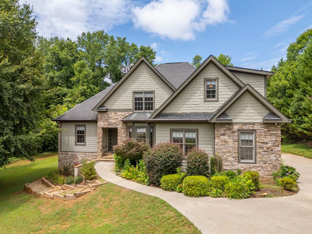 60 Bridge Lane, Tryon, NC 28782