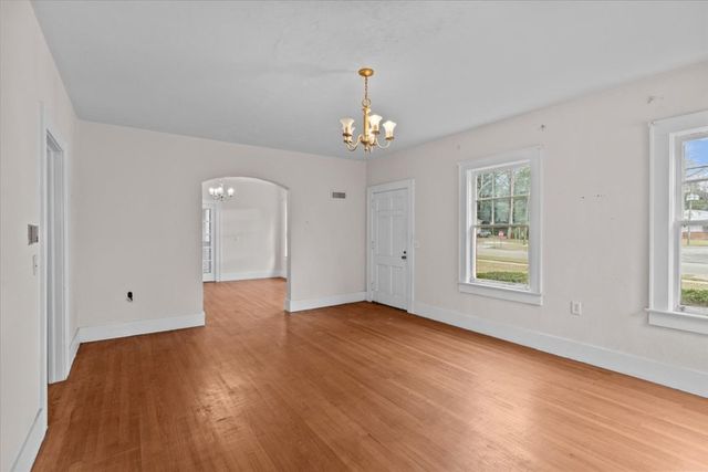 300 W Burch Street, Hartford, AL 36344