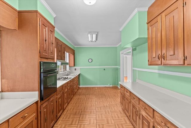 300 W Burch Street, Hartford, AL 36344