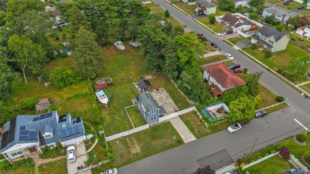 15 Saint Johns Place, West Babylon, NY 11704