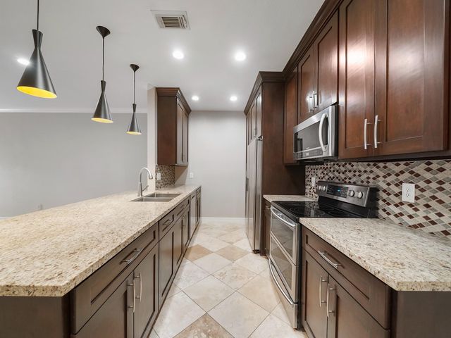 6000 Reims Road 2205, Houston, TX 77036