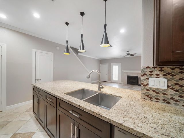 6000 Reims Road 2205, Houston, TX 77036