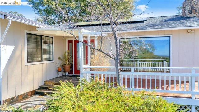 20235 Sommette Dr, Sonora, CA 95370