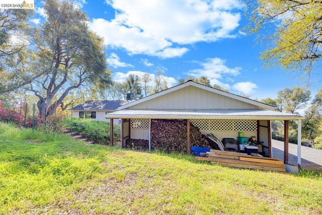 20235 Sommette Dr, Sonora, CA 95370