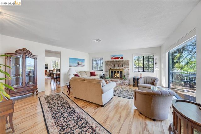 20235 Sommette Dr, Sonora, CA 95370