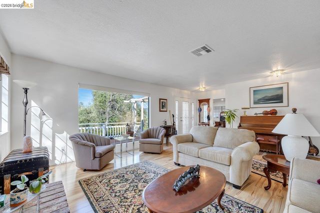 20235 Sommette Dr, Sonora, CA 95370