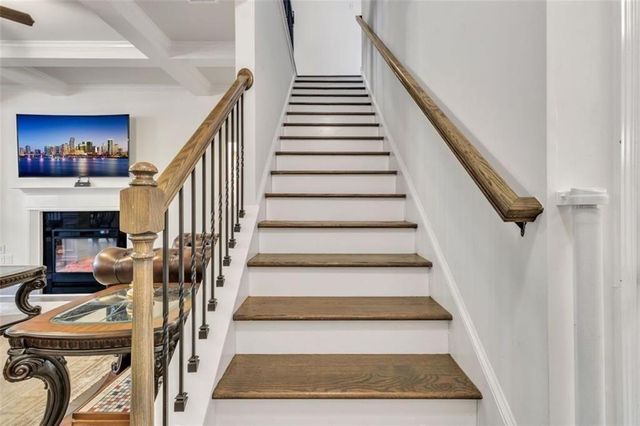 1563 BUTTERNUT Cove, Stone Mountain, GA 30083