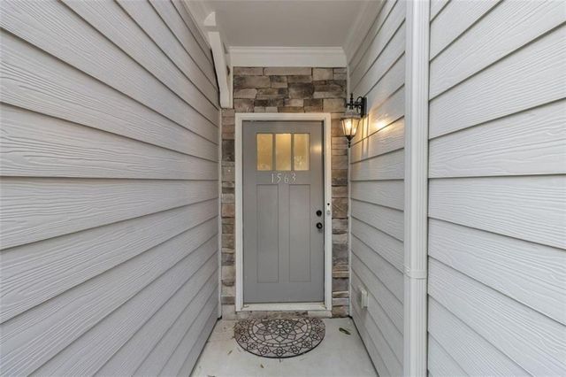 1563 BUTTERNUT Cove, Stone Mountain, GA 30083