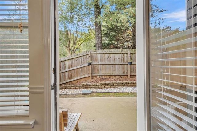 1563 BUTTERNUT Cove, Stone Mountain, GA 30083