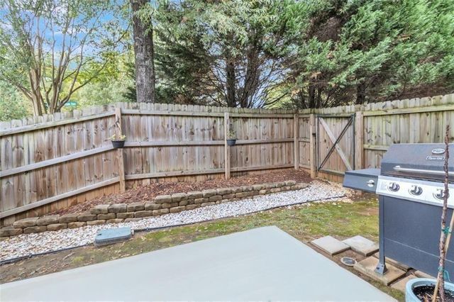 1563 BUTTERNUT Cove, Stone Mountain, GA 30083