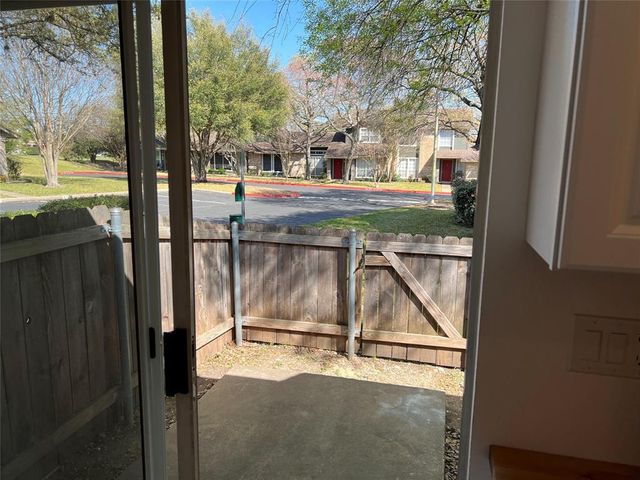 1015 E Yager LN 77, Austin, TX 78753