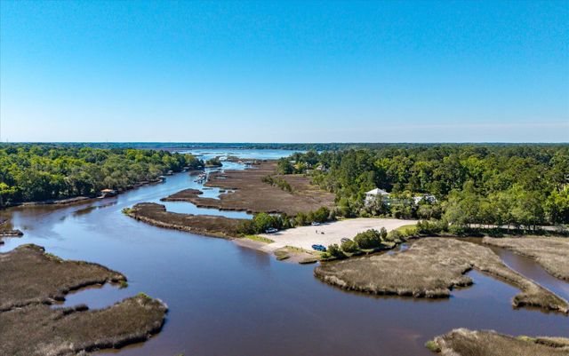4112 Home Town Lane, Ravenel, SC 29470