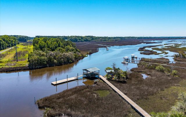 4112 Home Town Lane, Ravenel, SC 29470