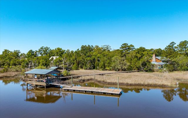 4112 Home Town Lane, Ravenel, SC 29470
