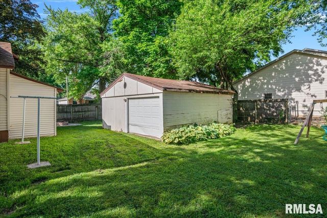 5771 N Cotton Hill Road, Springfield, IL 62703