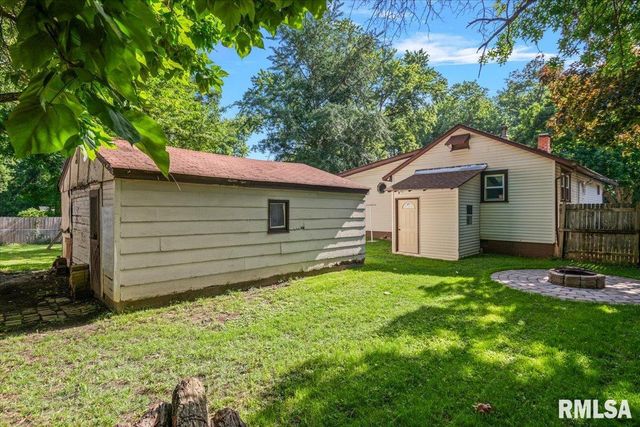 5771 N Cotton Hill Road, Springfield, IL 62703