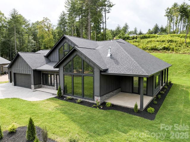 87 Mont Clair Trail 31, Horse Shoe, NC 28742