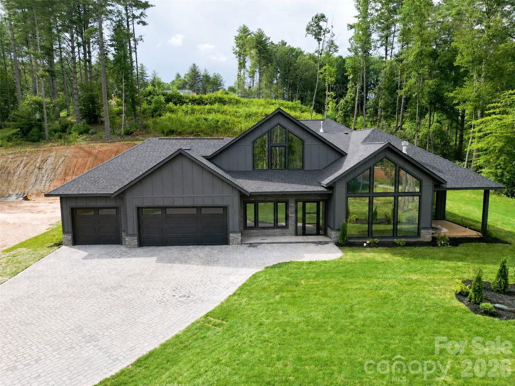 87 Mont Clair Trail 31, Horse Shoe, NC 28742
