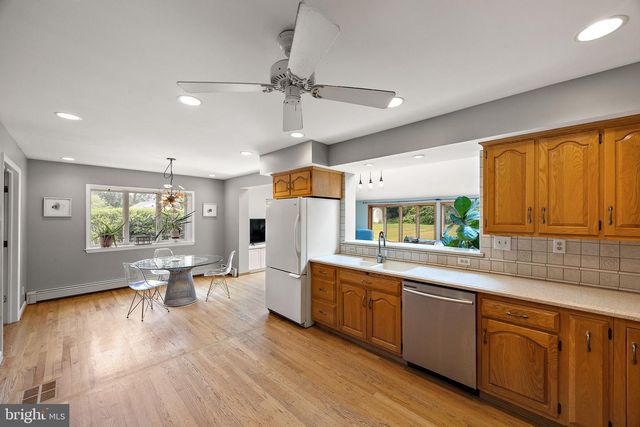 98 HUSBANDS DR, Wilmington, DE 19803