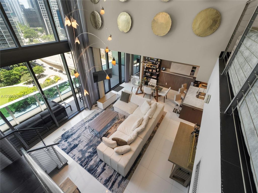 200 Biscayne Boulevard Way 1407, Miami, FL 33131