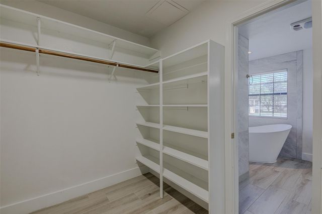 604 Oakwood DR, Buda, TX 78610