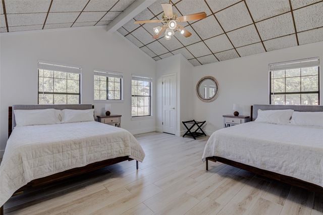 604 Oakwood DR, Buda, TX 78610