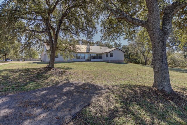 604 Oakwood DR, Buda, TX 78610