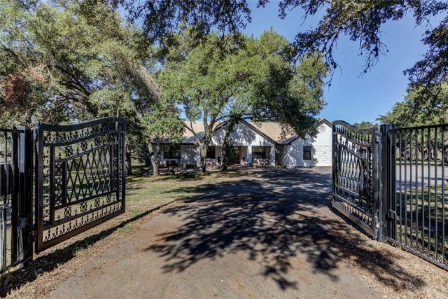 604 Oakwood DR, Buda, TX 78610