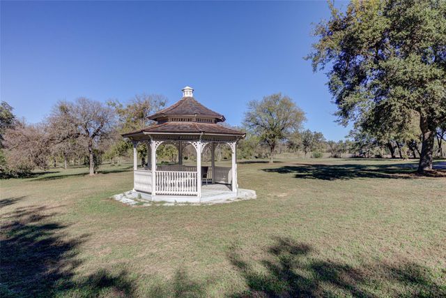 604 Oakwood DR, Buda, TX 78610