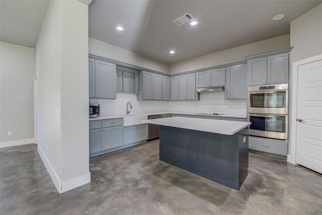 604 Oakwood DR, Buda, TX 78610