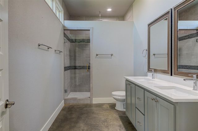 604 Oakwood DR, Buda, TX 78610