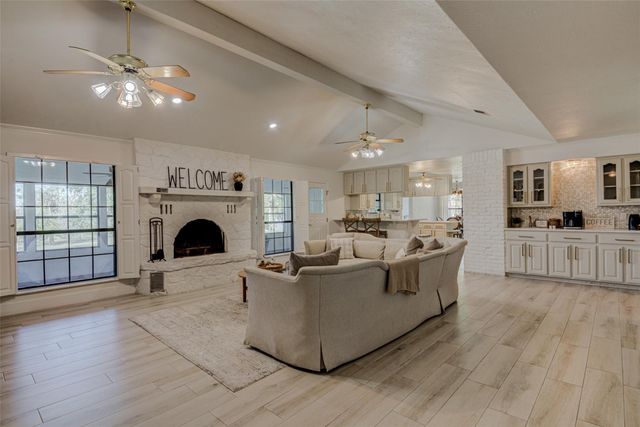 604 Oakwood DR, Buda, TX 78610