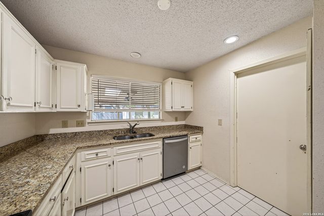 10902 Grand Haven Dr, San Antonio, TX 78239