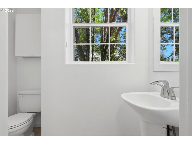 8905 Sw 157TH Ave, Beaverton, OR 97007