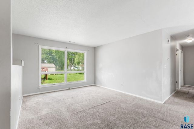 616 618 N Garfield Ave Avenue, Sioux Falls, SD 57104