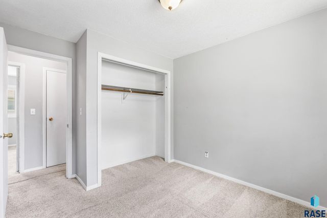 616 618 N Garfield Ave Avenue, Sioux Falls, SD 57104