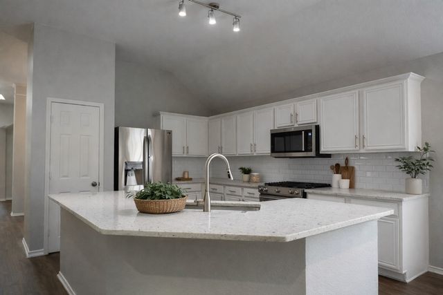 1204 Quaker Lane, Lewisville, TX 75077