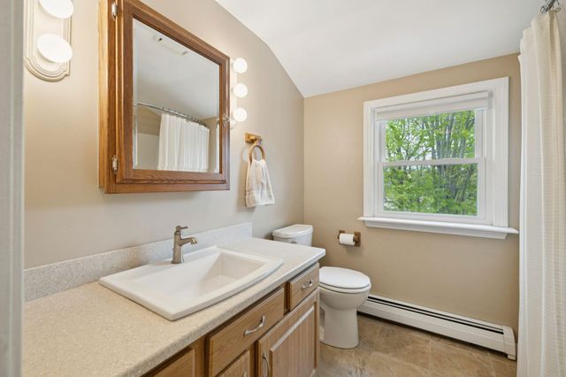 8 Queens Way, Merrimack, NH 03054
