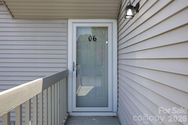 1050 21st Avenue NW 6, Hickory, NC 28601