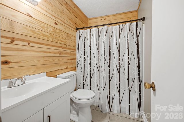 1050 21st Avenue NW 6, Hickory, NC 28601